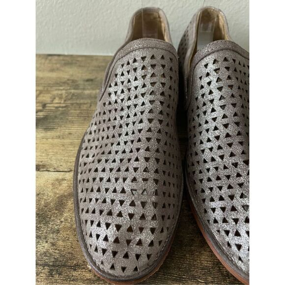 Trask Ali Perforated Metallic Suede Italian SlipOn Loafers Women’s Size 6 - Picture 7 of 11